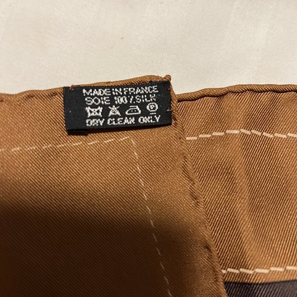 authentic HERMES scarf, 100% silk - Picture 3 of 9
